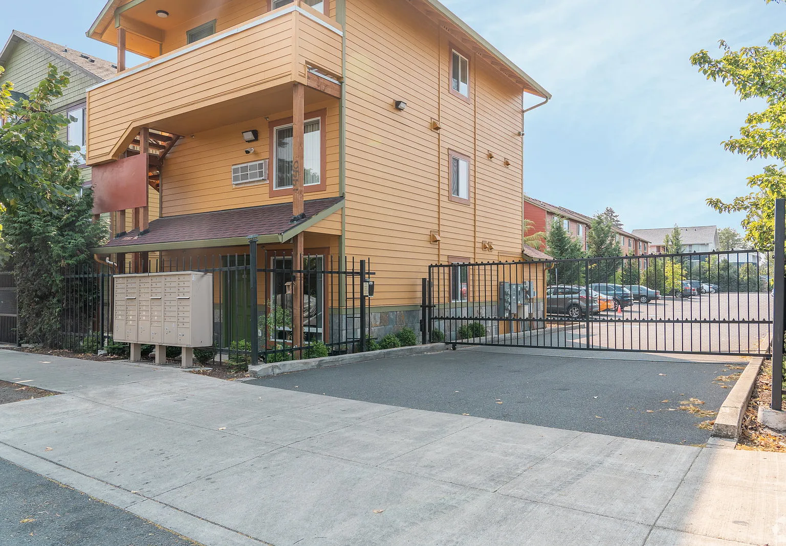 Ascot 146 Apartments — Photo 4