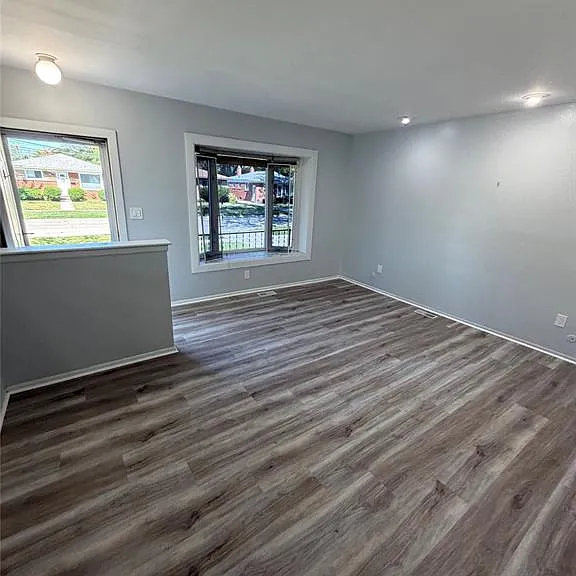 5902 N Lafayette St — Photo 4