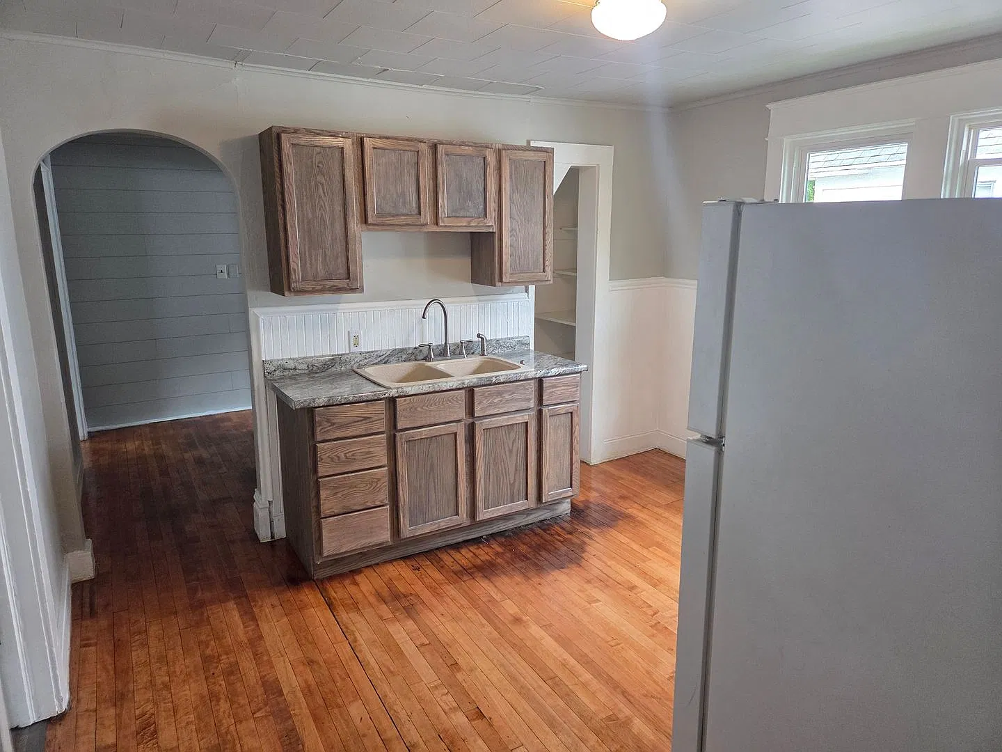 Chestnut 811 — Photo 1
