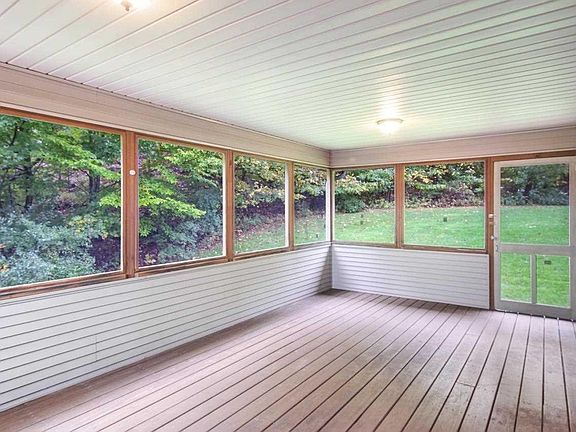 4th image of 12043 Crescent Ct