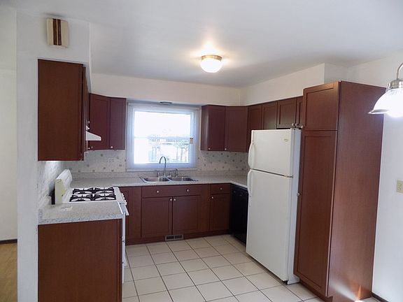 4th image of 43 Opal Ave