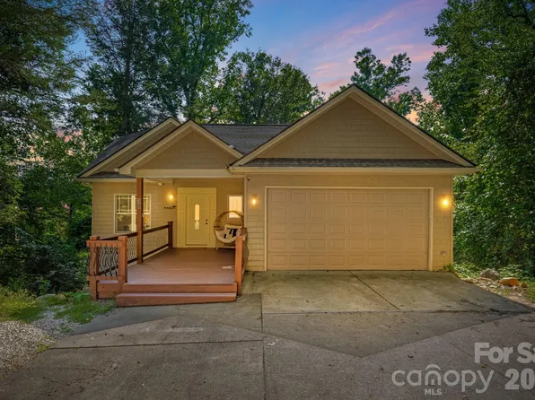28 Greenbriar Rd, Black Mountain, NC 28711