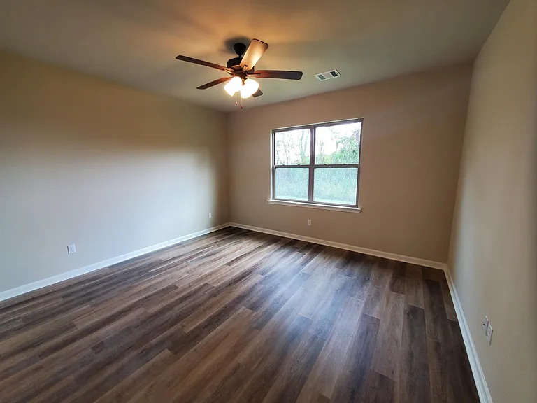 3052 S Roth Ave — Photo 8