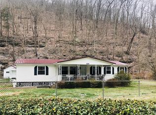 104 Sharon Hollow Rd, Miami, WV 25134