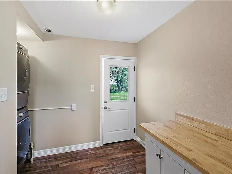 8508 Grandview Dr — Photo 7