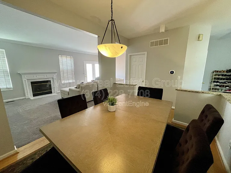 5776 Kingsbury Pl — Photo 4