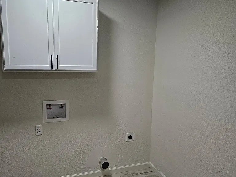 2125 N Rockford Ave — Photo 6