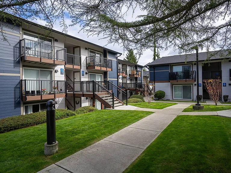 Northern Lights Apartments — Photo 29