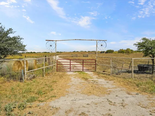 696 Hill County Rd #4421, Itasca, TX 76055