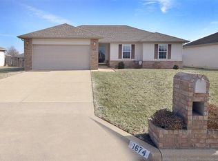 1674 S Waco Ave, Springfield, MO 65802