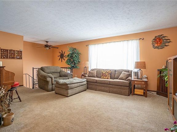 4th image of 5726 Dave Dr NE