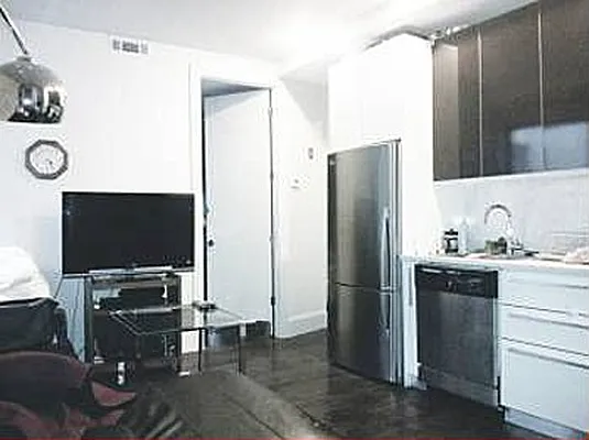 Rented by 462 Keap Street Leasing | media 41