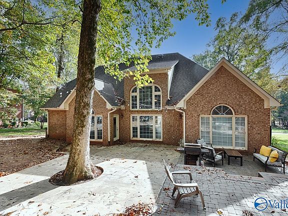 2nd image of 117 Highlandridge Dr
