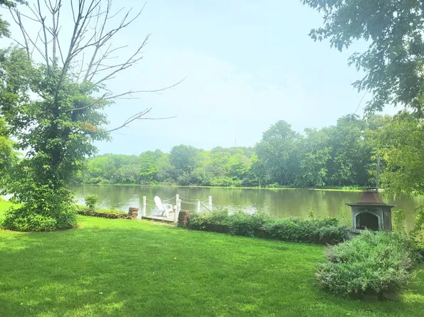 1255 Country Club Rd #413, Elgin, IL 60123