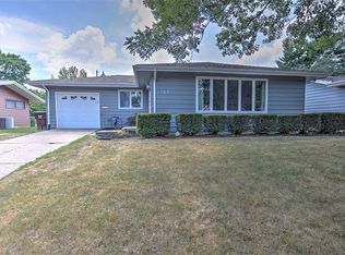 127 Columbus Dr, Decatur, IL 62526