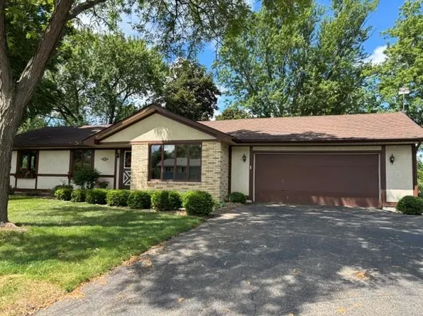 8133 Xenia Ave N, Brooklyn Park, MN 55443