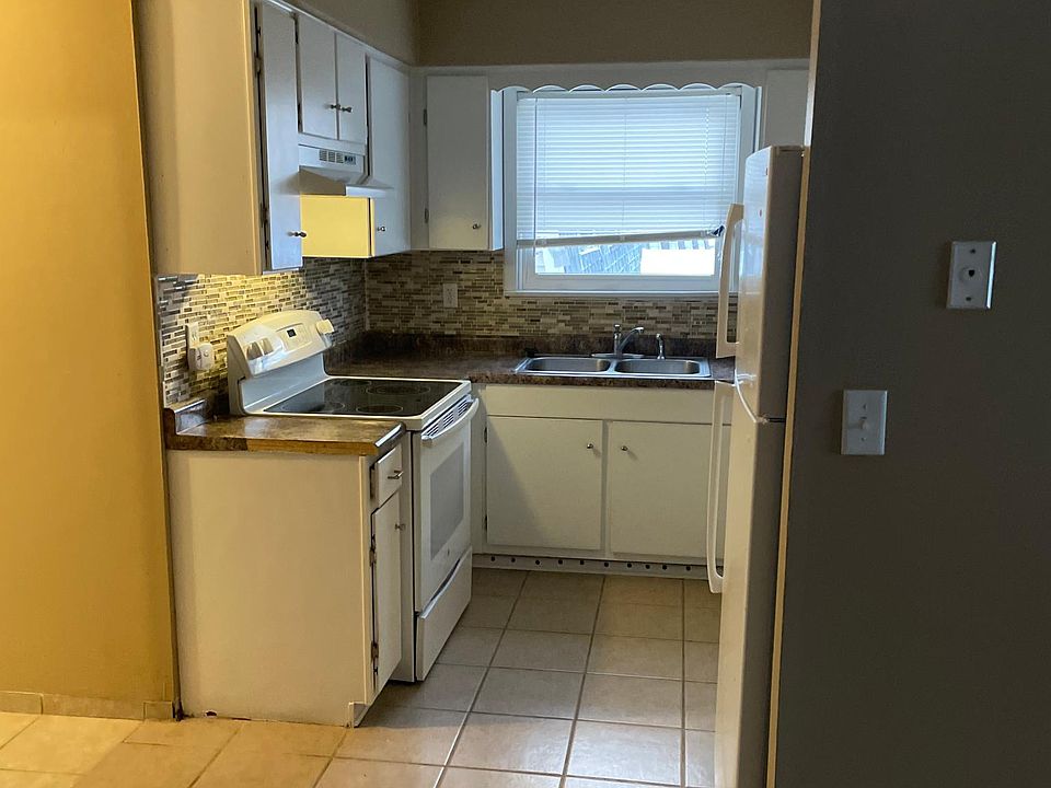 2nd image of 635 Boston Dr