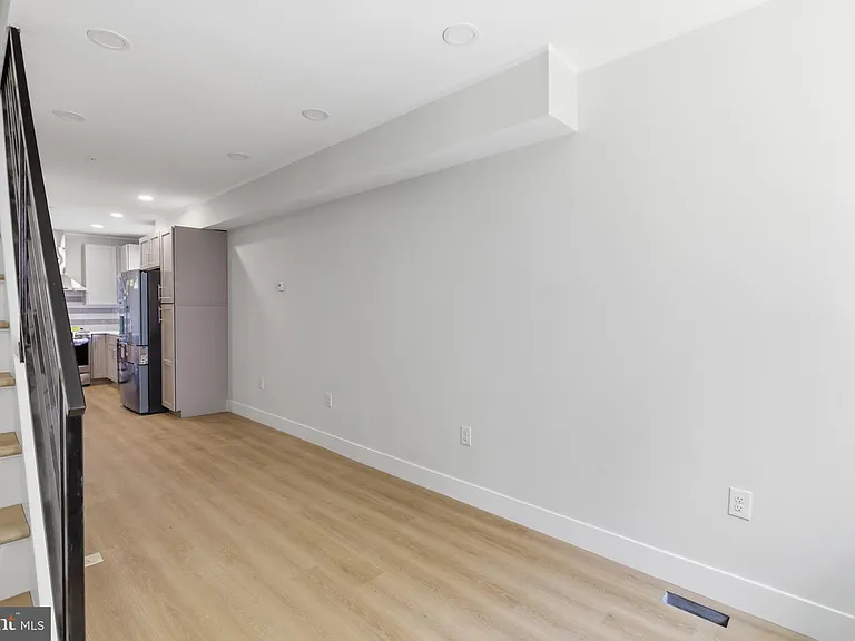 1511 W Flora St — Photo 5