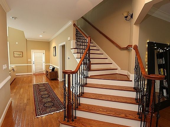 Foyer/Staircase
