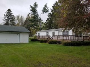 W5075 Woodland Rd, Shawano, WI 54166