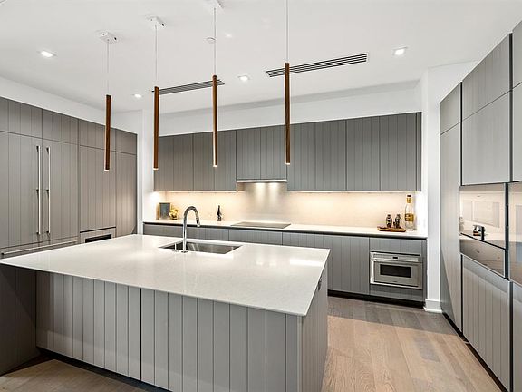 5th image of 2710 Steel St #505