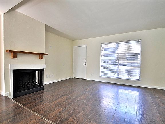 5th image of 2722 Throckmorton St APT 208