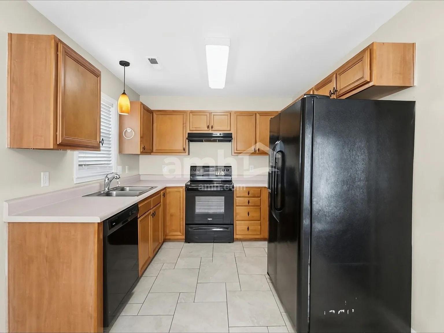 3 bed, 2.0 bath, 1306 sqft, $1,875 — Photo 3