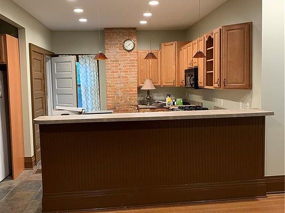 3rd image of 1450 W 107th St