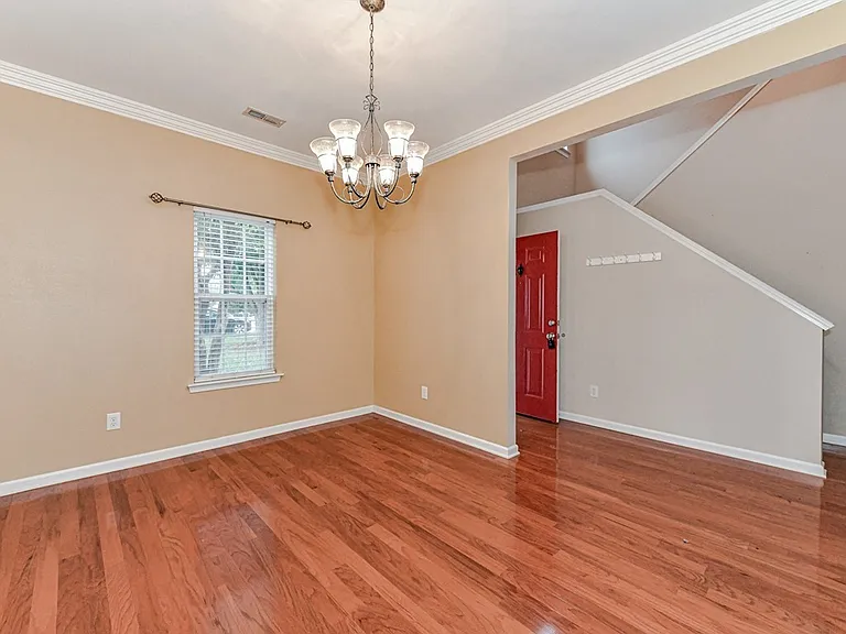 17201 Commons Crossing Dr — Photo 1