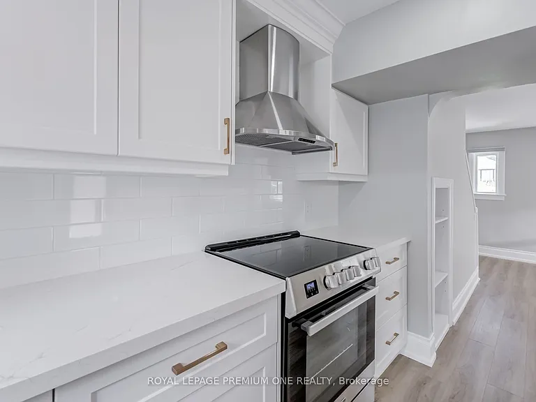 79 25th St #2 — Photo 10