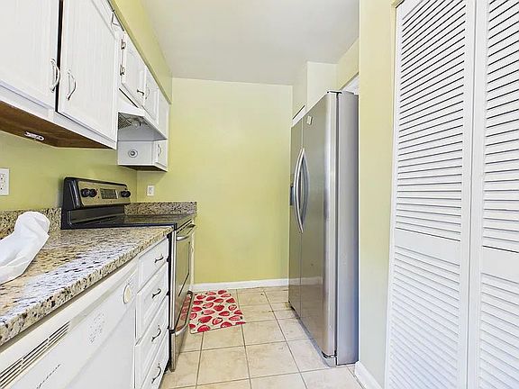 3rd image of 8811 Hunter Ridge Dr