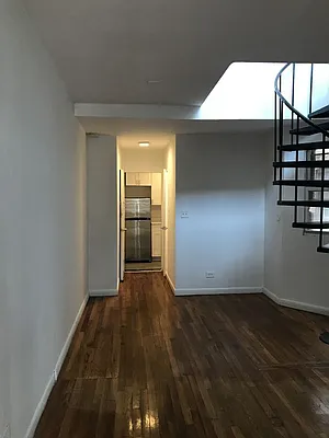 Rented by Sky Management | media 50