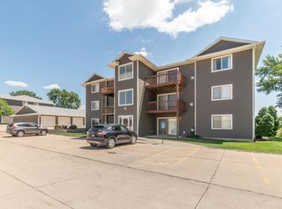 4712 Chadwick Rd UNIT 10, Cedar Falls, IA 50613