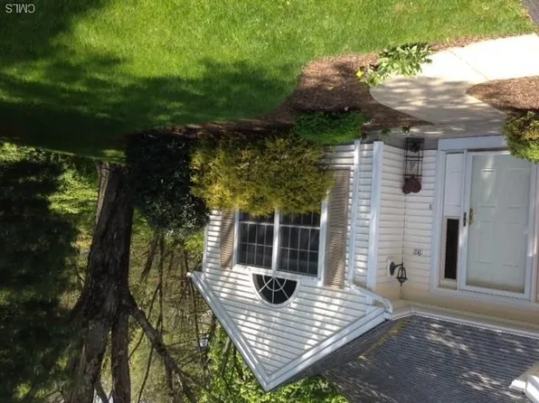 92 Village Ct, Wilton, CT 06897