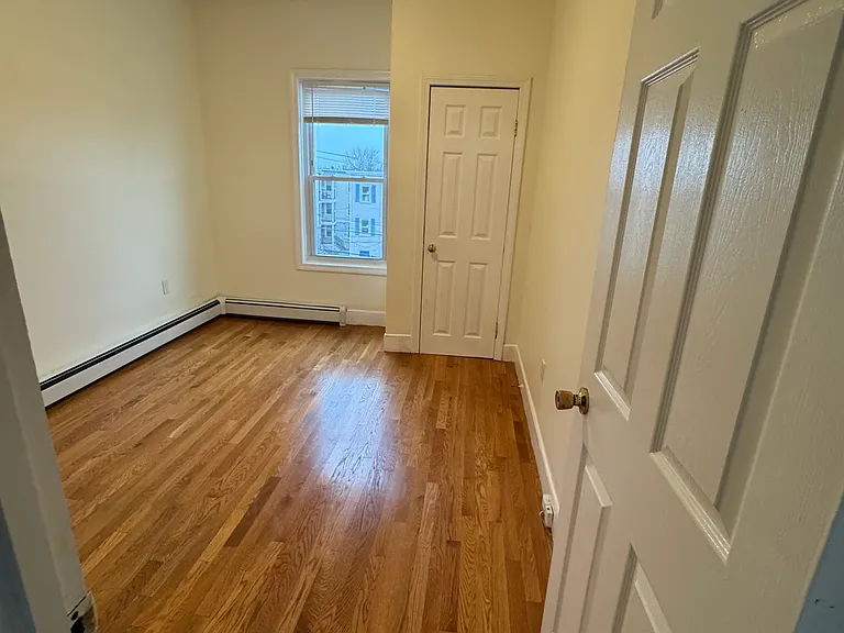 9 Bowers St #1 — Photo 6