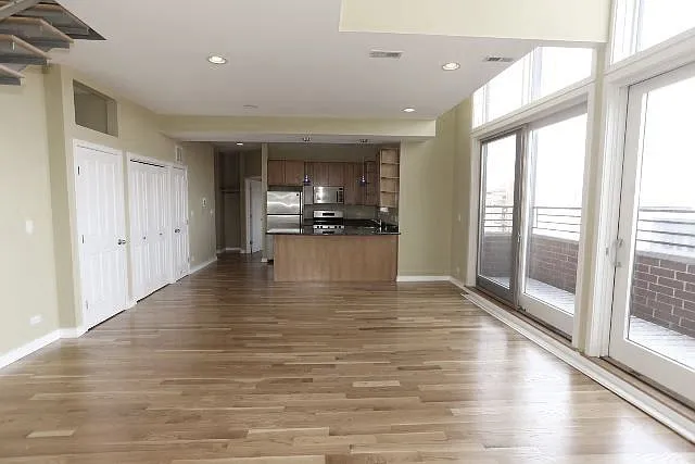 1150 N Hoyne Ave #3S — Photo 5