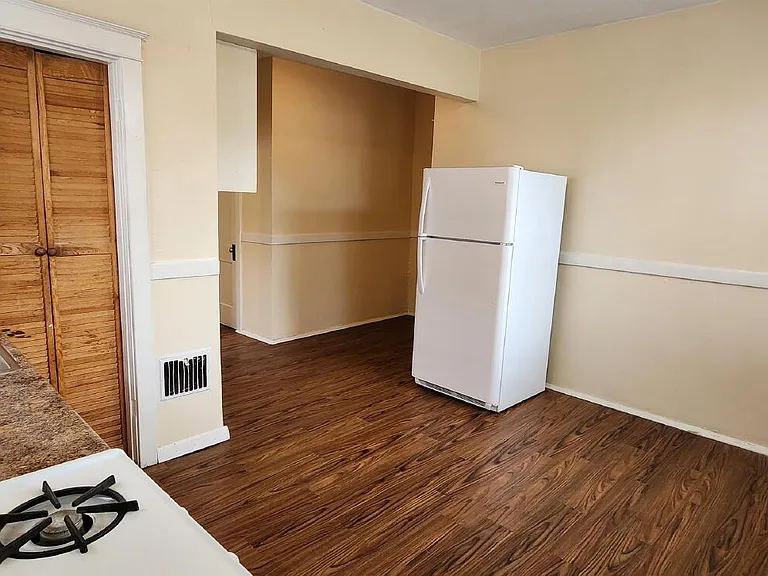 3702 Bates St #2F — Photo 2