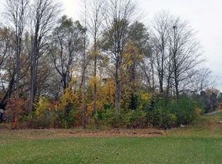 2535 Compton Dr, Waterford, MI 48329