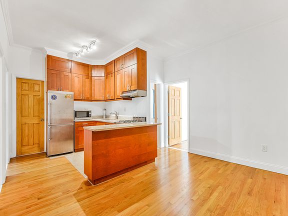 5th image of 354 E 66th St #5Z