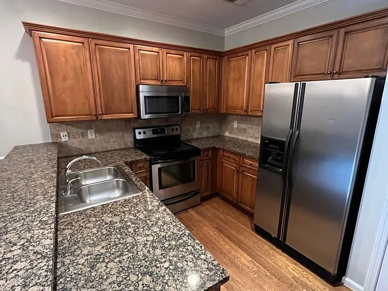 328 Amber Ln — Photo 11