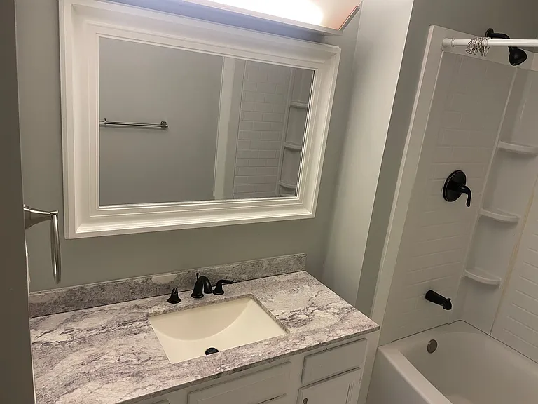 888 W 2nd St #2 — Photo 8