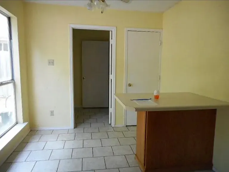 6420 Longmont Trl — Photo 6