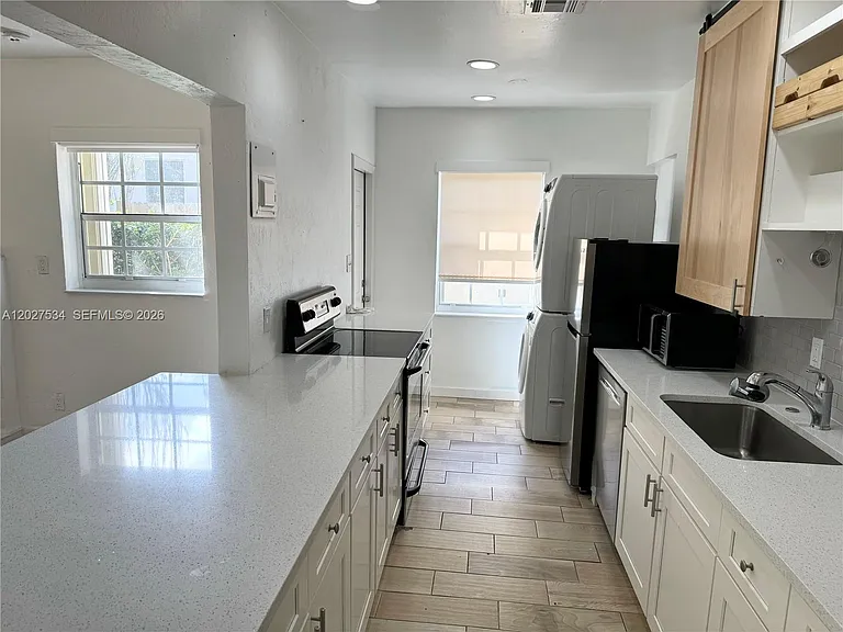 406 SE 11th Ct #2 — Photo 5