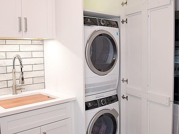 In-Unit Washer and Dryer