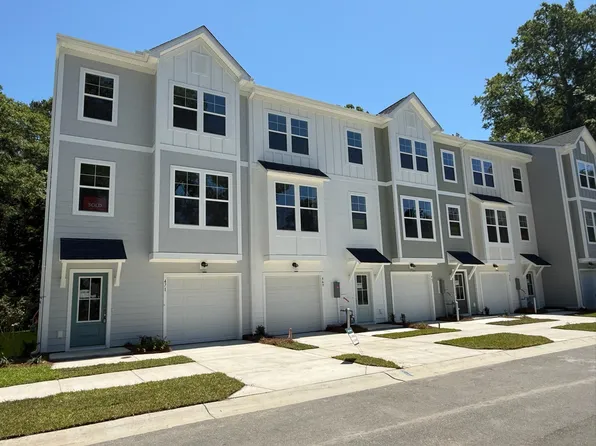 469 Caledon Ct, Johns Island, SC 29455