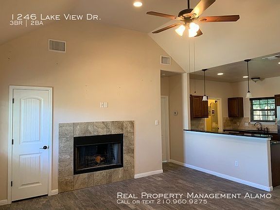 3rd image of 1246 Lakeview Dr
