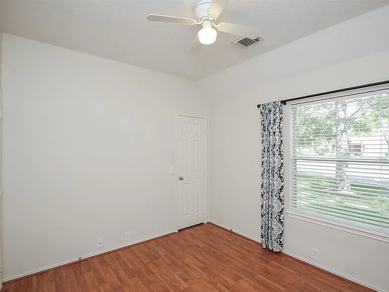 20502 Pioneer Bend Ct — Photo 23