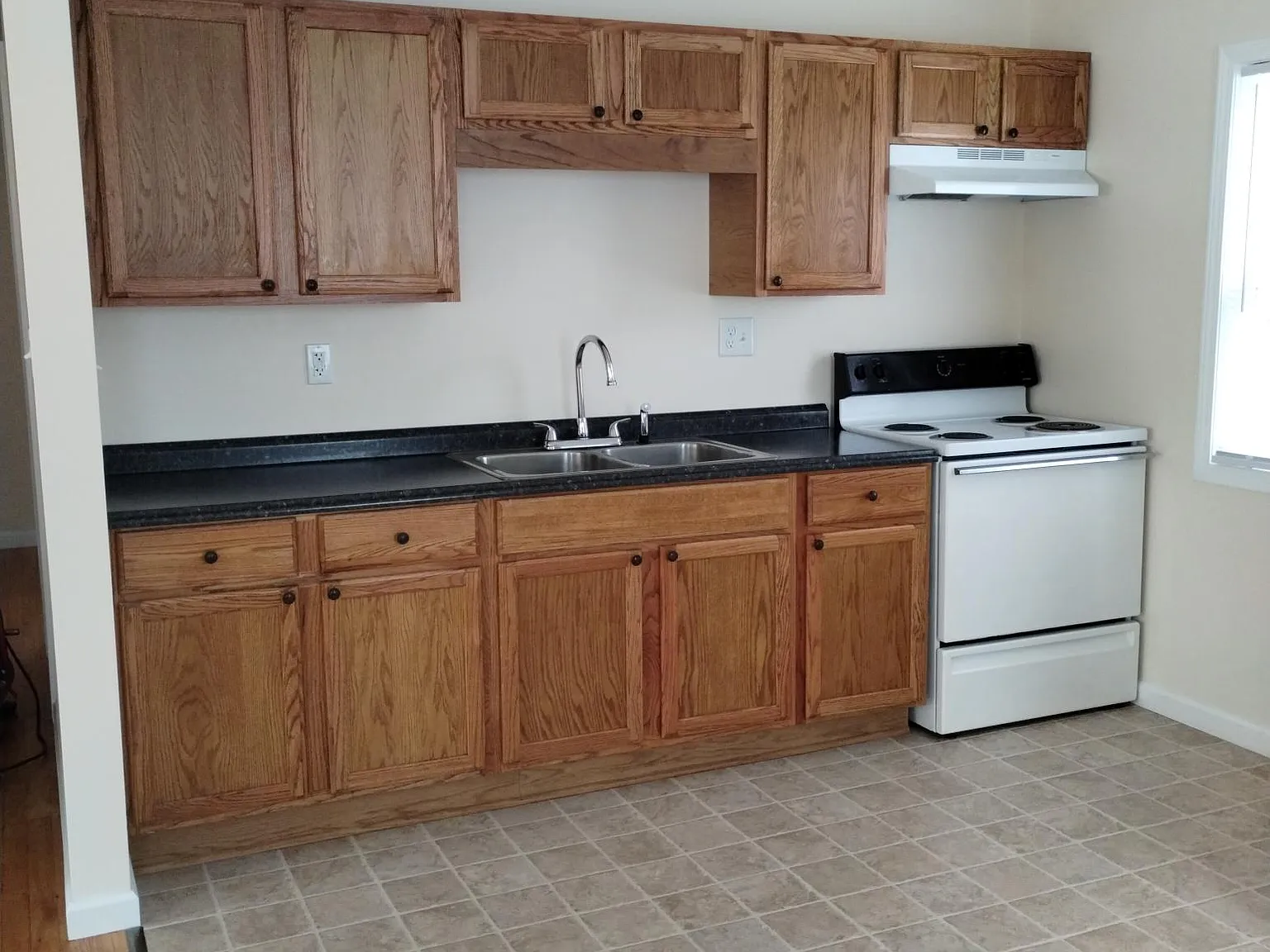 2 bed, 900 sqft, $900 — Photo 4