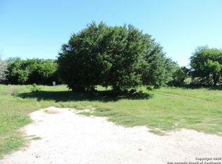 186-186 Redbird Dr, Floresville, TX 78114
