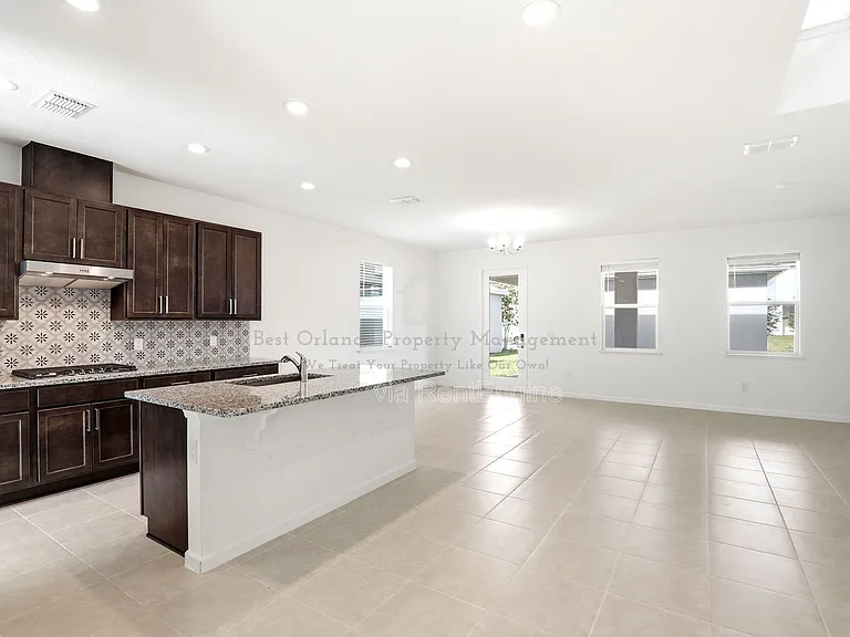 2512 Cedar Rose St — Photo 6
